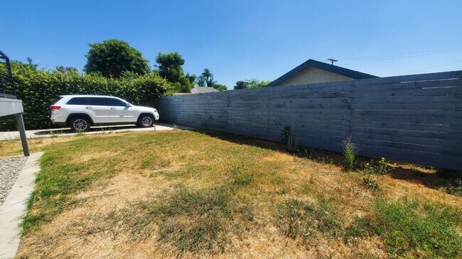 Building Photo - Fairview