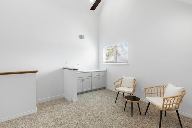 Building Photo - 307B Sterling St