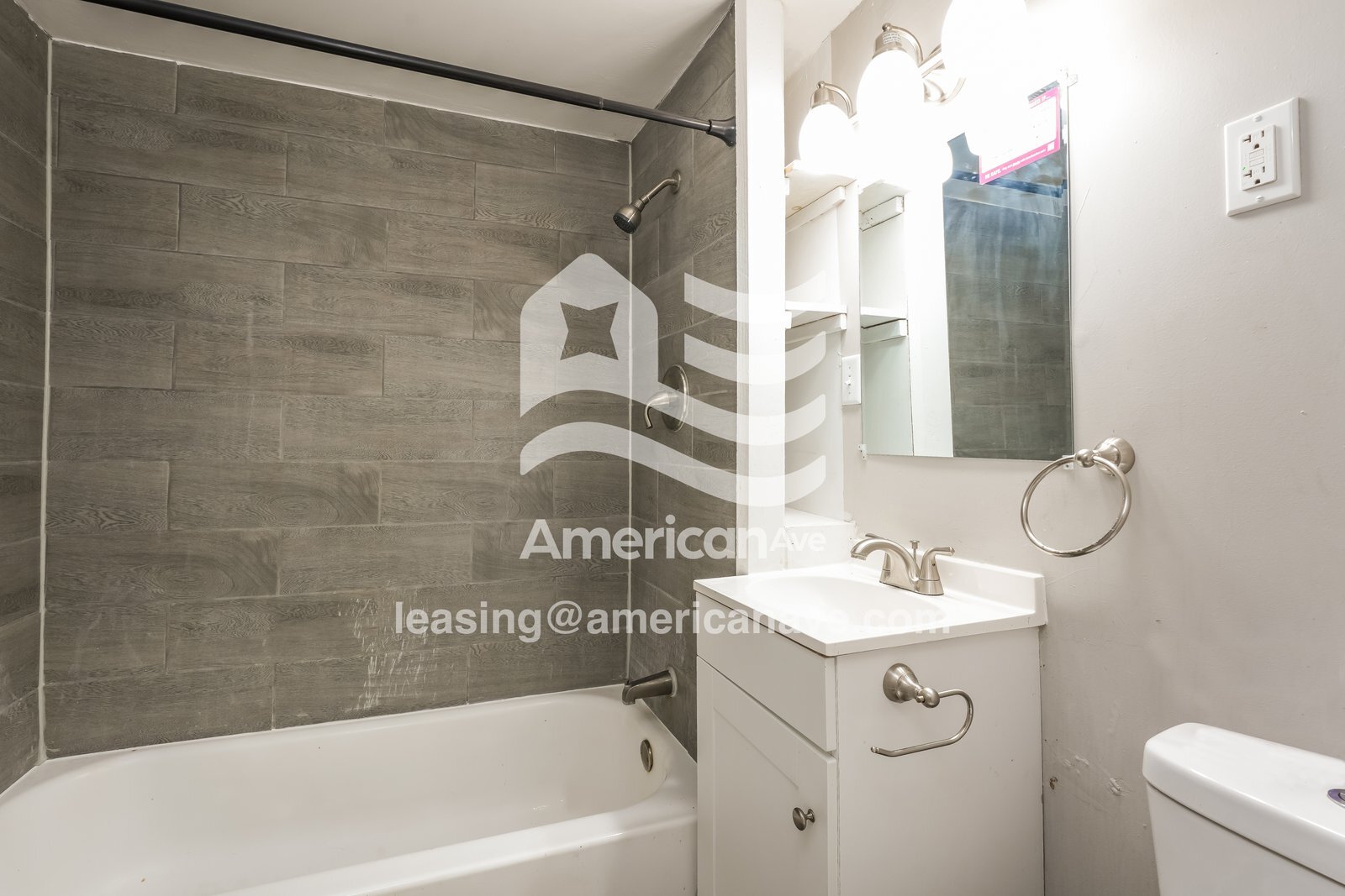 Building Photo - 919 E Calvert St