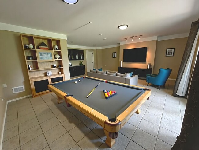 Building Photo - 2 Bedroom 2.5 Bathroom in Hummelstown!