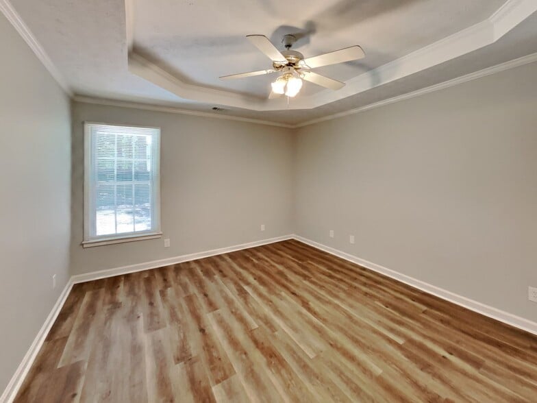 Building Photo - 245 Princeton Way