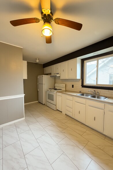 Building Photo - 61 Kimberly Ave