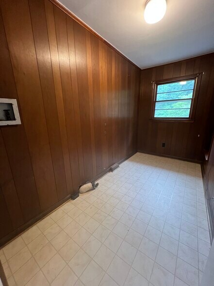 Building Photo - 509 Maverick Rd