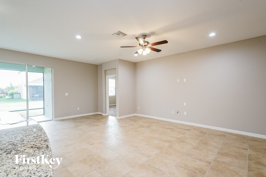 Building Photo - 7517 Lantern Park Ave