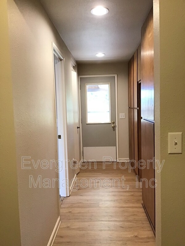 Building Photo - 24380 SE Bohna Park Rd