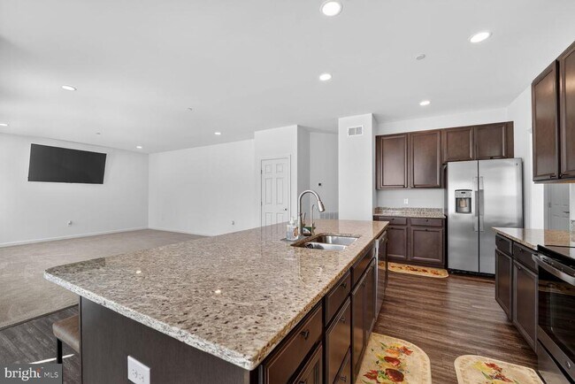 Building Photo - 111 Touhey Dr