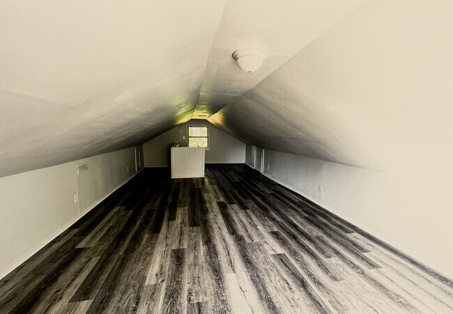 Building Photo - Walnut Cove Country Living with 2 Bedrooms, 1 Bath & Huge Bonus Space