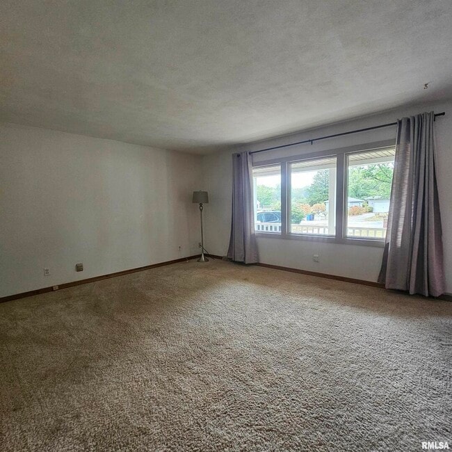 Building Photo - 15047 N Seagull Ln