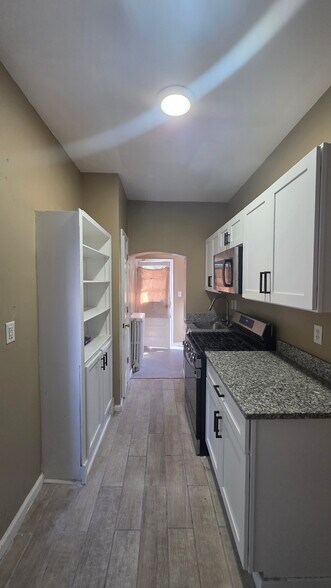 Building Photo - 4002 Belwood Ave