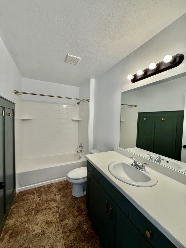 Building Photo - 1045 S 1700 W
