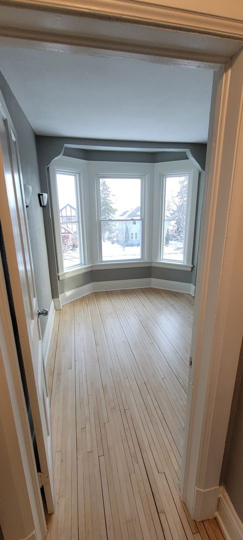Building Photo - AVAILABLE NOW - 4 Bedroom with garage
