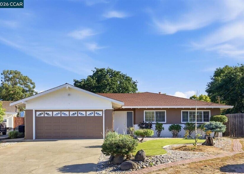 Building Photo - 55 Ceemar Ct