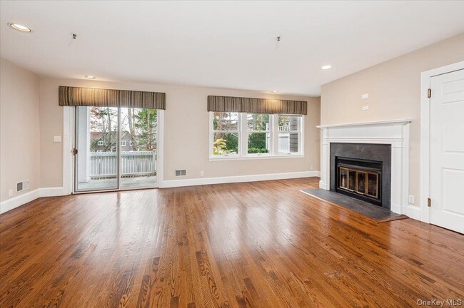 Building Photo - 10 Old Jackson Ave