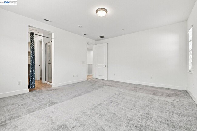 Building Photo - 33 Roccolino Ln