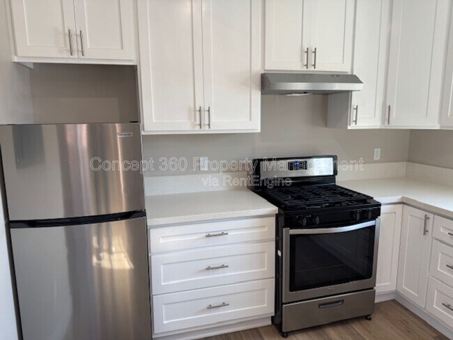 Building Photo - 318 E Heath Ln