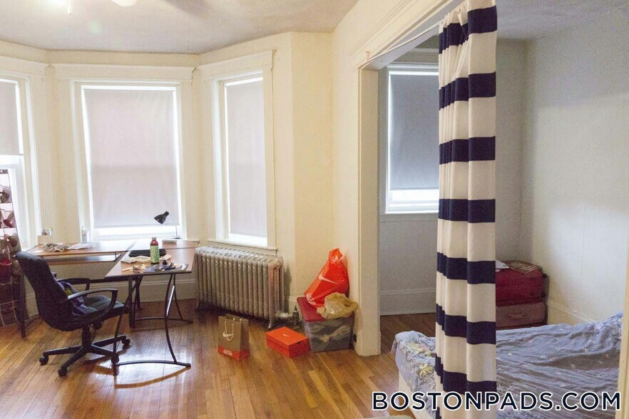 Building Photo - 1334 Commonwealth Ave