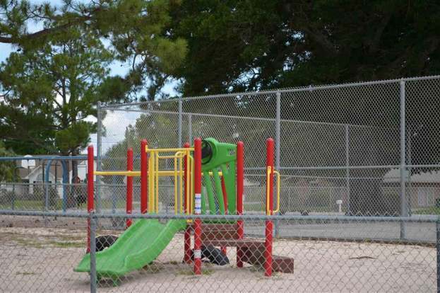 Building Photo - 1223 Redwood Ln