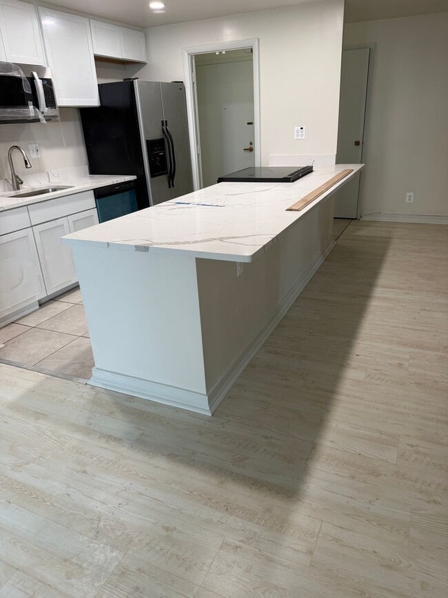 Building Photo - Beautiful Condo in Gaithersburg, MD