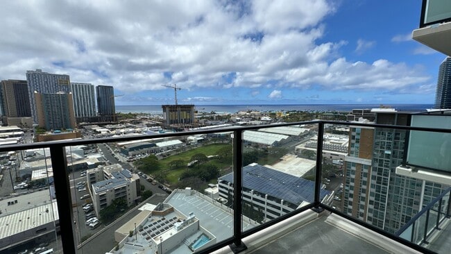 Building Photo - Epitome of modern urban living in the vibrant heart of Kaka'ako 2 Bed 2 Bath 2 PK