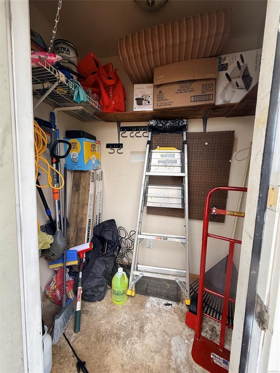 Building Photo - 8928 Asheville Dr