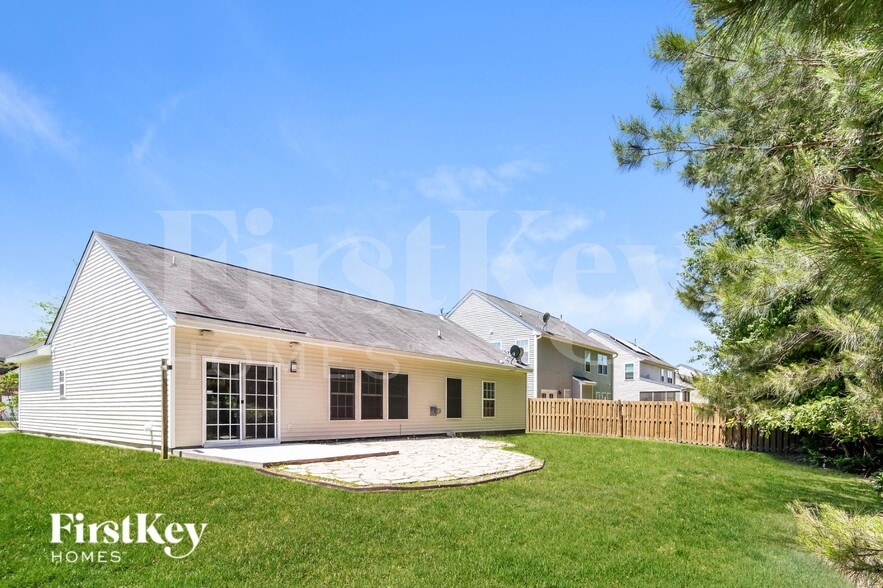 Building Photo - 3388 Middlesboro Ave