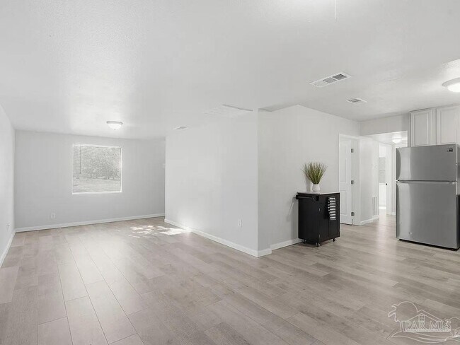 Building Photo - 4918 Lillian Hwy