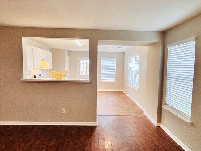 Building Photo - 8134 Sanders Forest Ct