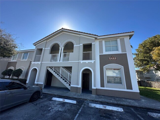 Building Photo - 1666 SE 27th Ct