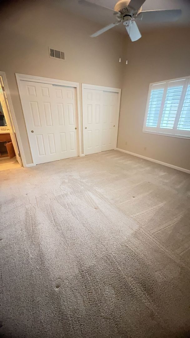 Building Photo - 3 Bedroom 2 Bathroom Charming home