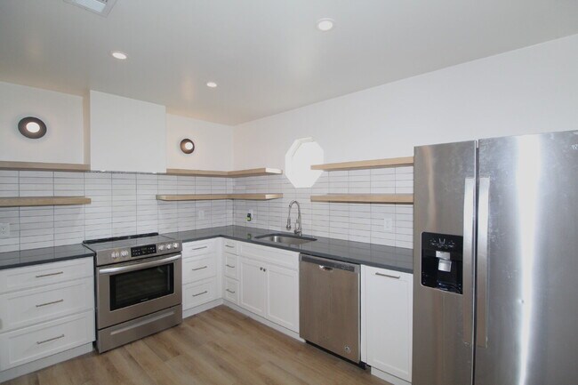 Building Photo - Charming Renovated Cottage with Granite, S...