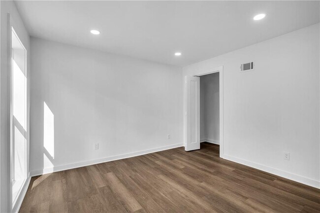 Building Photo - 3290 Ethan Dr