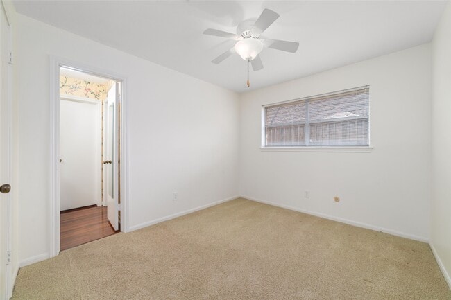 Building Photo - 11838 Riverview Dr