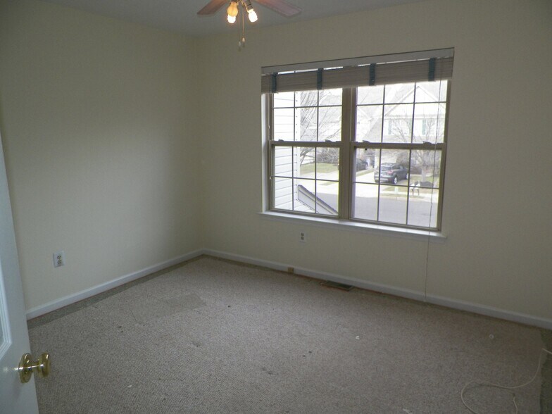Building Photo - 5077 Rosewood Dr
