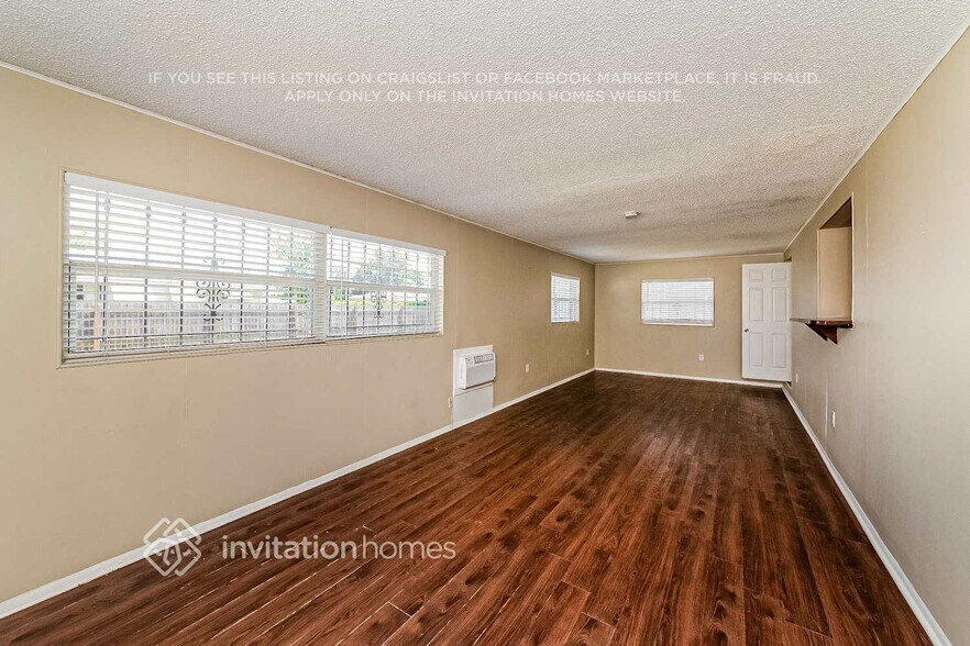 Building Photo - 312 48th St W