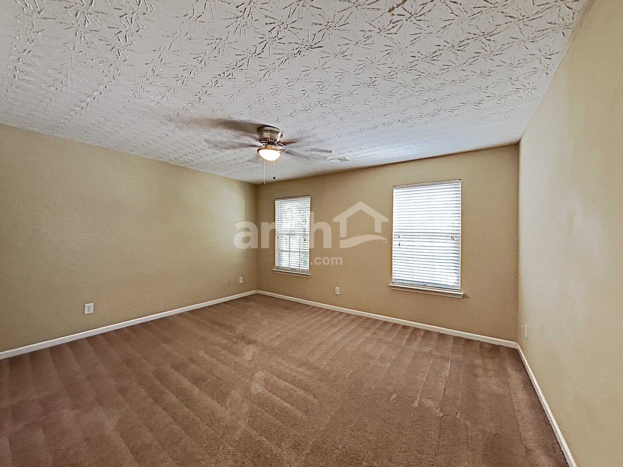 Building Photo - 889 Bramble Way