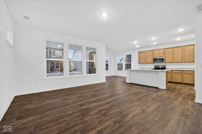 Building Photo - 15988 Tharp Wds Dr