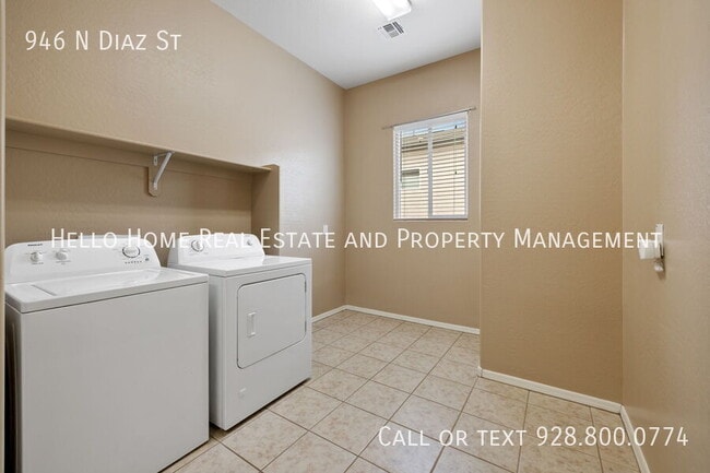 Building Photo - 946 N Diaz St