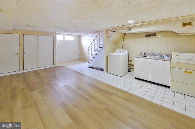 Building Photo - 2019 S Etting St