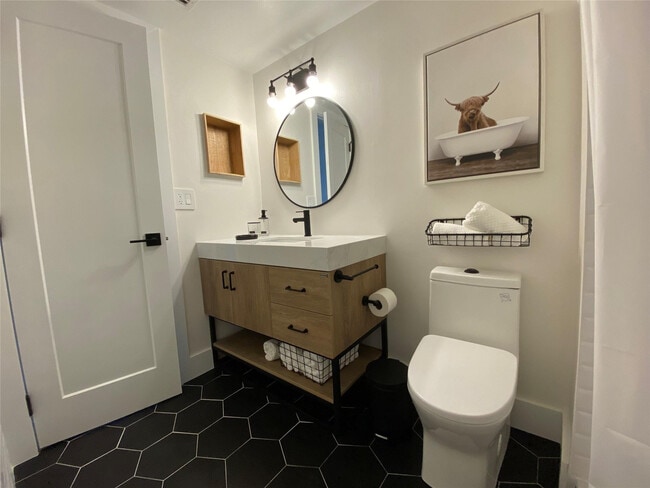 Building Photo - 1900 S Ocean Blvd