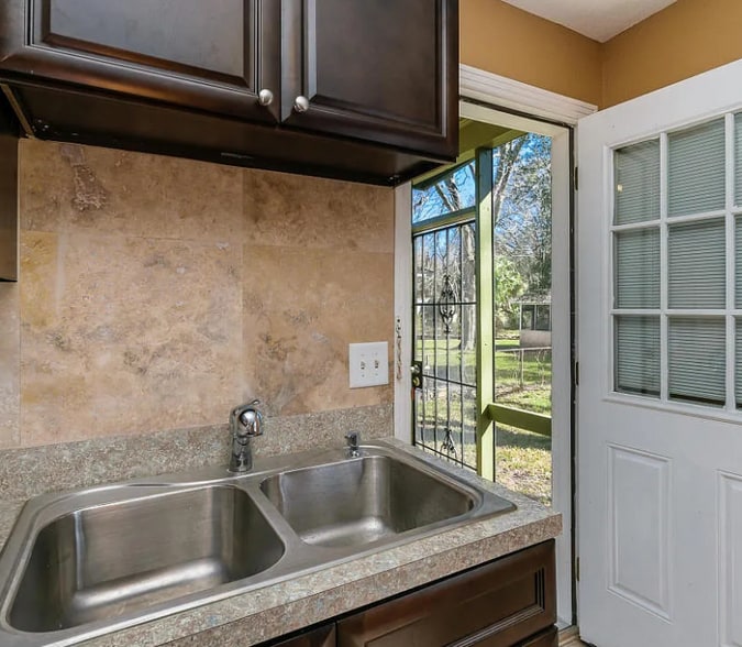 Building Photo - 5523 Minosa Cir E