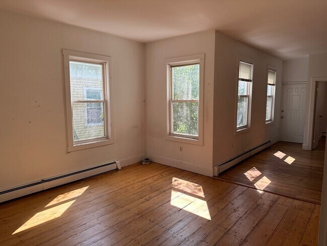 Building Photo - 14 Creighton St