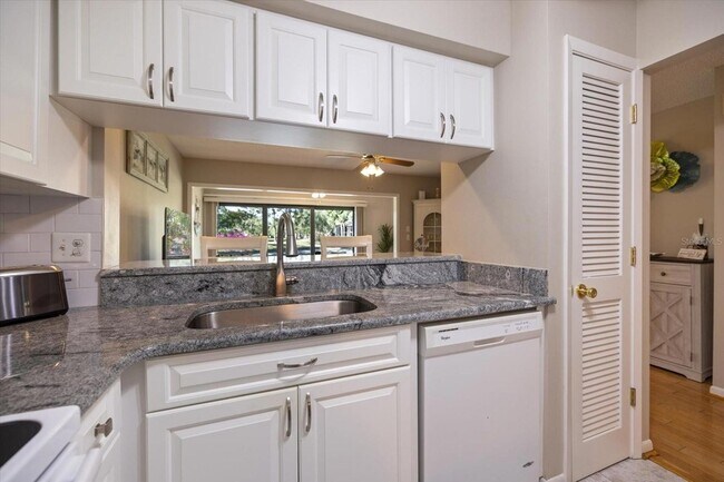 Building Photo - 772 Bird Bay Dr N