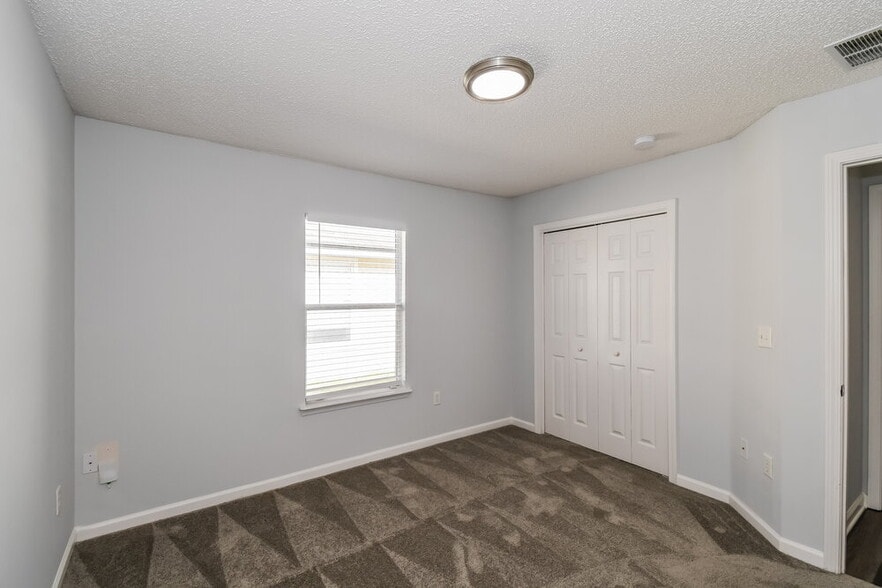 Building Photo - 8030 Welbeck Ln