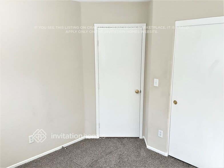 Building Photo - 9548 Glen Iris St