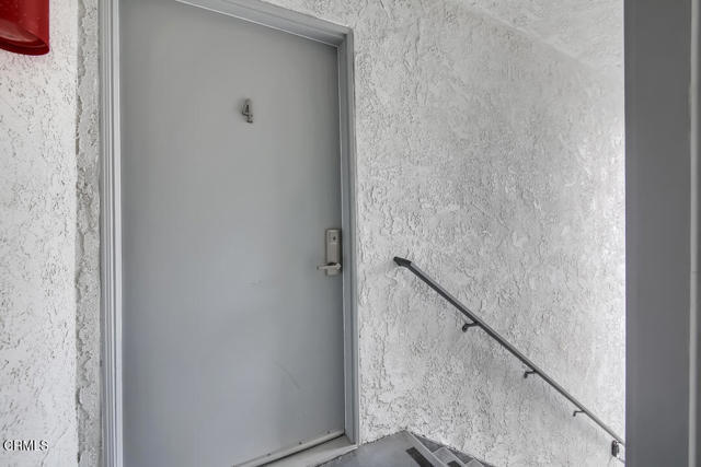 Building Photo - 3116 Casitas Ave