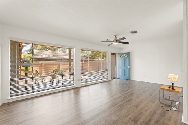 Building Photo - 2329 Briarwest Blvd