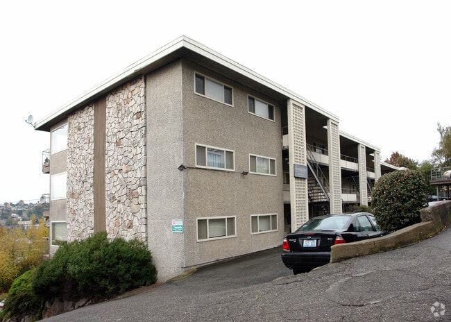 Building Photo - Fountain Court Apartments