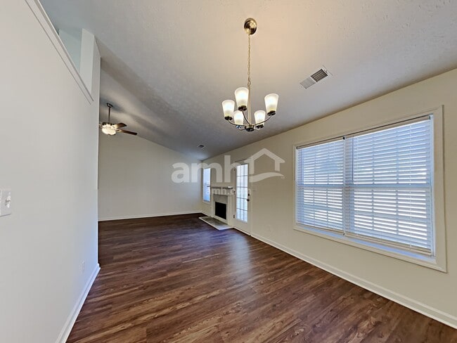 Building Photo - 360 Telford Dr