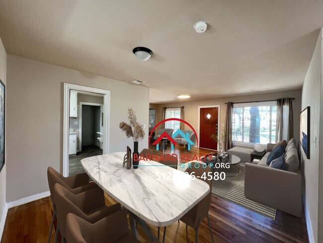 Building Photo - Available March 21: 3 Bed/2 Bath in Established Neighborhood