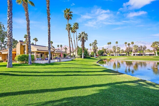 Building Photo - Spacious Two Bedroom Condo in Gated Commun...